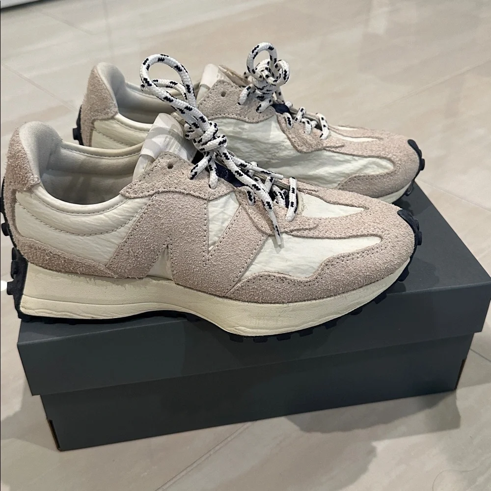 New Balance 327 Beige, Navy and White Men's Sneakers - Picture 3 of 6